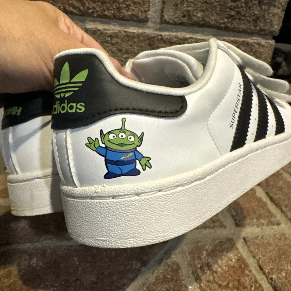 adidas Originals x Disney Superstar II Size 2 Toy Story Alien Kids Casual JI0091